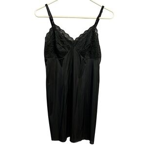 Vintage Vanity Fair Black Slip Size Small
